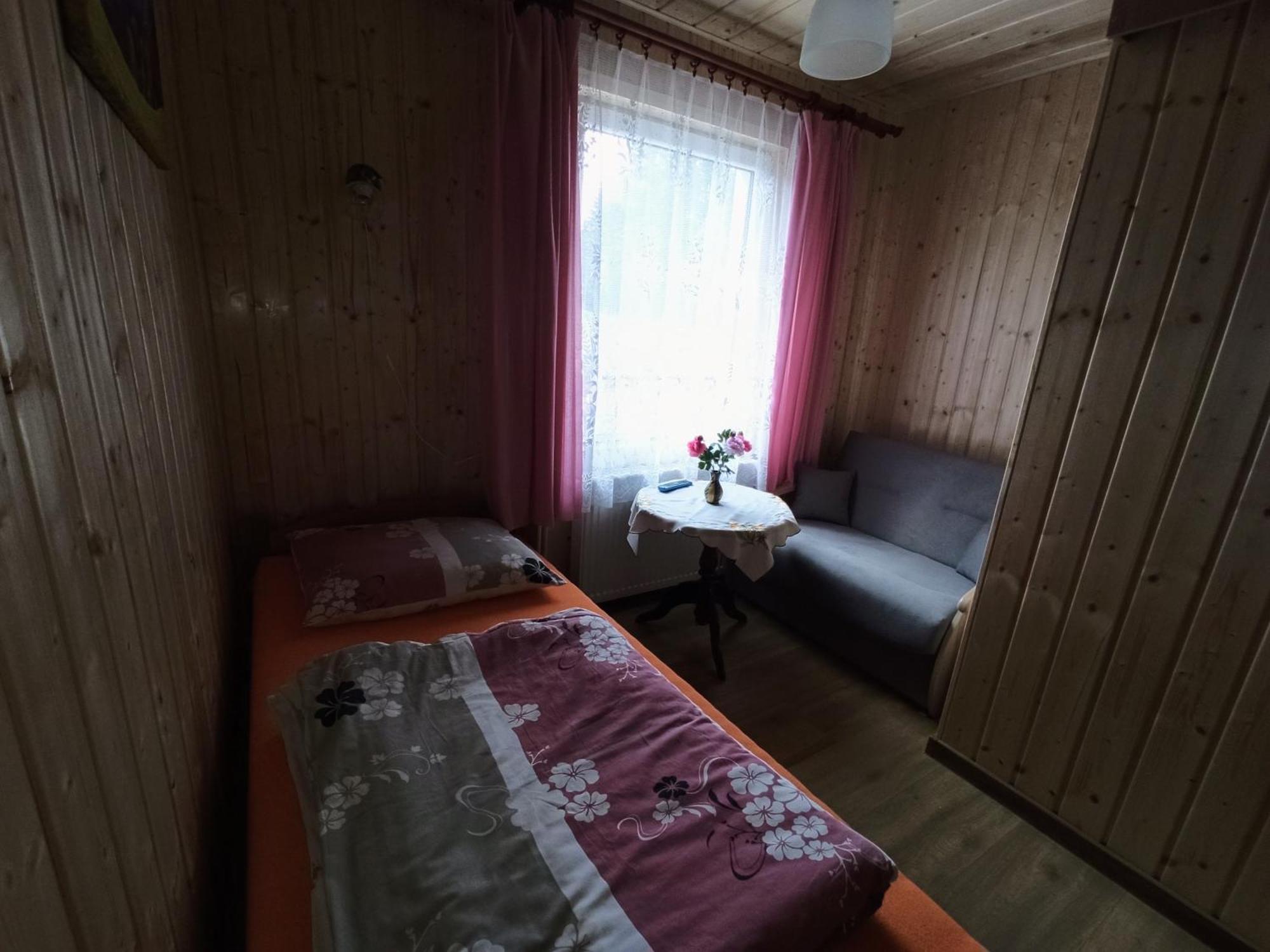 Pokoje Goscinne U Anieli Щирк Екстериор снимка